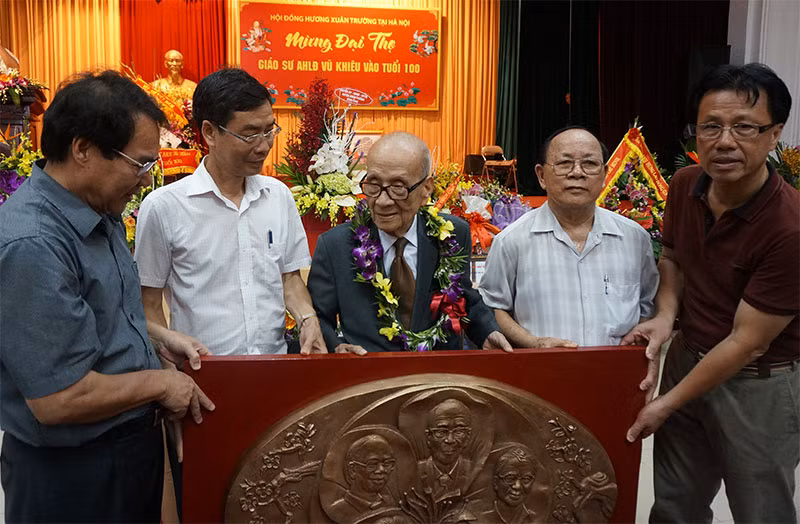 Giáo sư Vũ Khiêu đã đi vào cõi vĩnh hằng -0