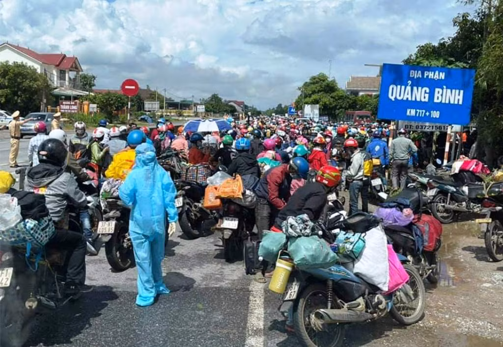 Chuẩn bị hơn 1.000 suất ăn hỗ trợ cho người về quê khi qua địa bàn -0