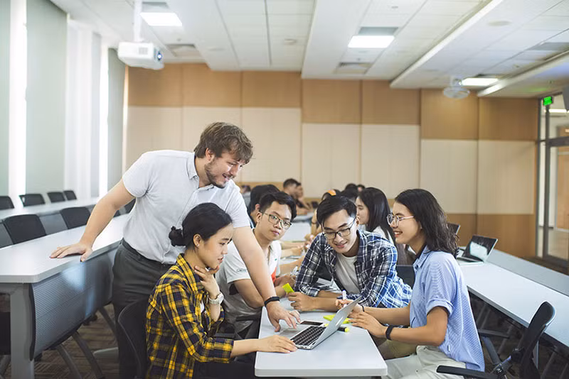 Đại học VinUni phát động cuộc thi “Giải bài toán kinh doanh toàn cầu” -0