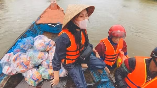 Thêm một huyện ở Huế thống kê tiền ca sĩ Thủy Tiên trao tặng ảnh 5