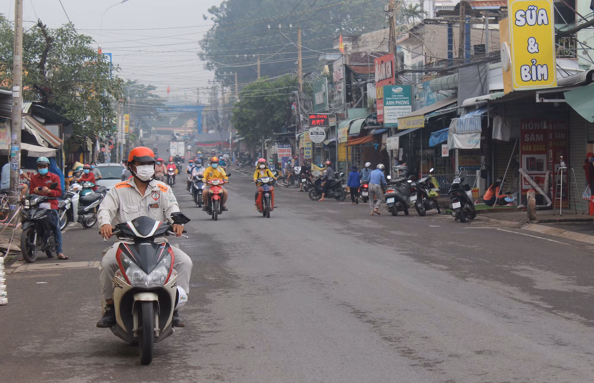 Bắt tay vào lao động, sản xuất trong ngày đầu tỉnh Đồng Nai cho mở lại nhiều hoạt động -0