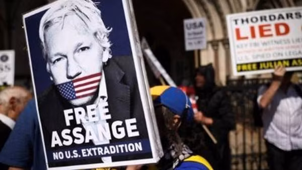 Cuộc chiến bí mật của CIA chống WikiLeaks
