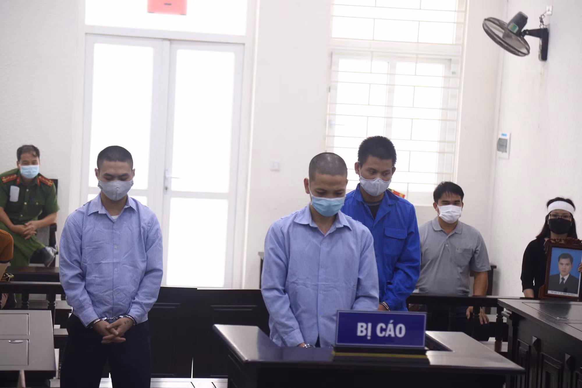 Mất mạng vì cuộc điện thoại video trách mắng “em xã hội” -0