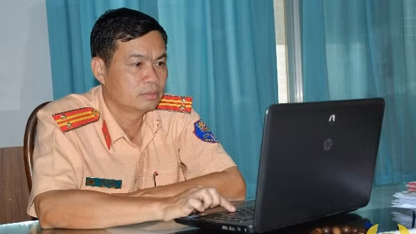 Đua xe, "bốc đầu" ra oai - phải ngăn chặn từ gia đình, trường học ảnh 2