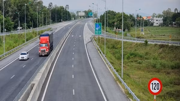 Xem xét đầu tư tuyến cao tốc TP Hồ Chí Minh - Mộc Bài ảnh 2