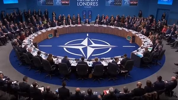 Nga-NATO cắt đứt liên lạc quân sự, quan hệ "nóng" chưa từng thấy ảnh 3