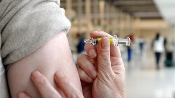 Châu Âu “phân cực” vì mũi tiêm vaccine tăng cường ảnh 3