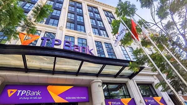 Giám đốc TPBank nhận Giải thưởng “Thành tựu lãnh đạo đổi mới sáng tạo” ảnh 2