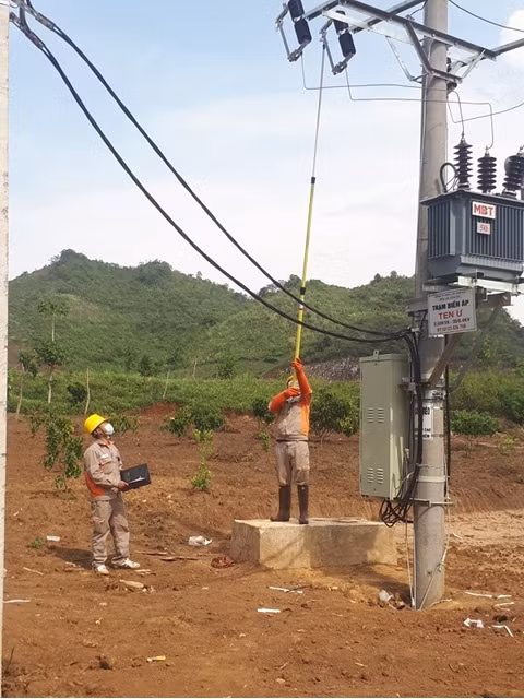 EVNNPC viết tiếp truyền thống tuổi 52 -0