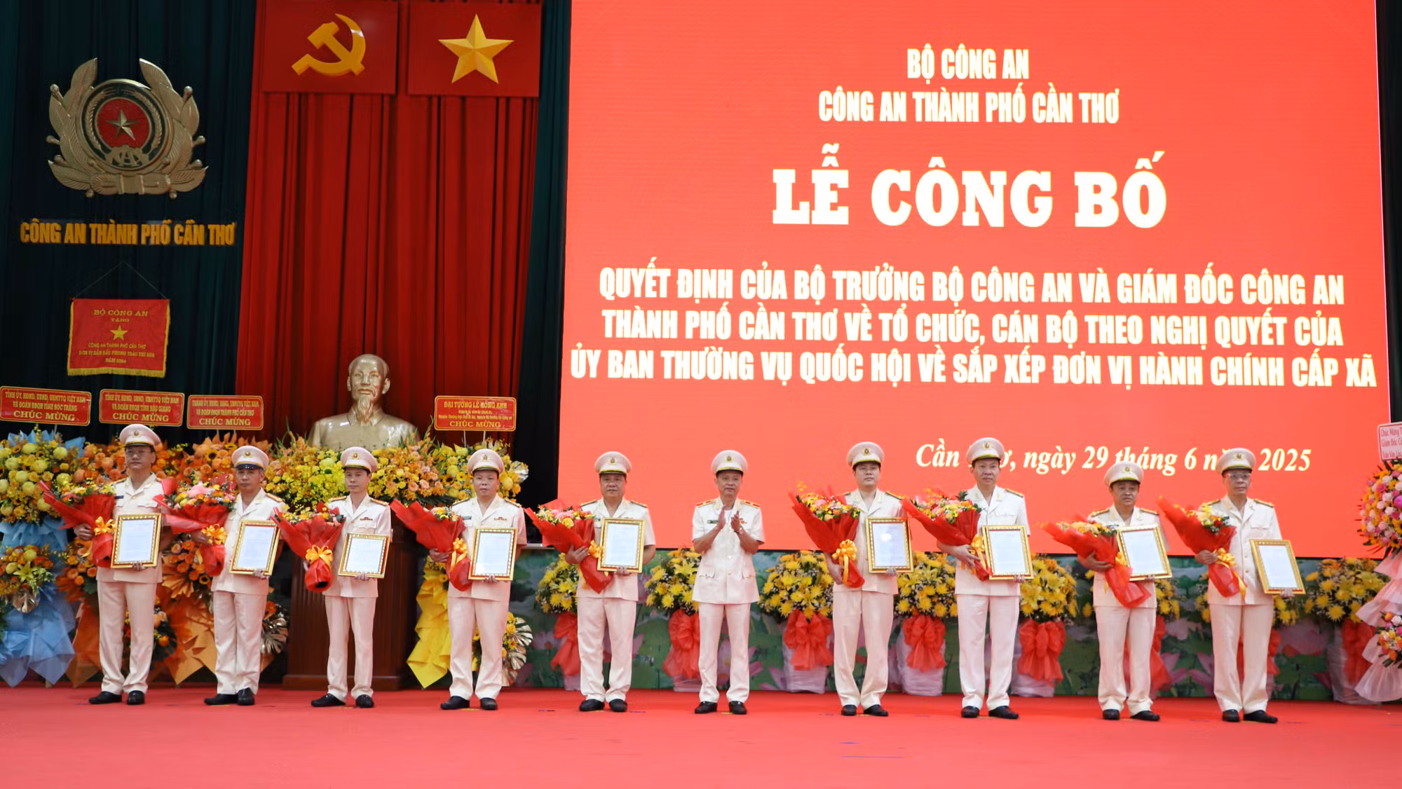 Quyết tâm lập công xuất sắc ngay ngay ngày đầu sáp nhập -0