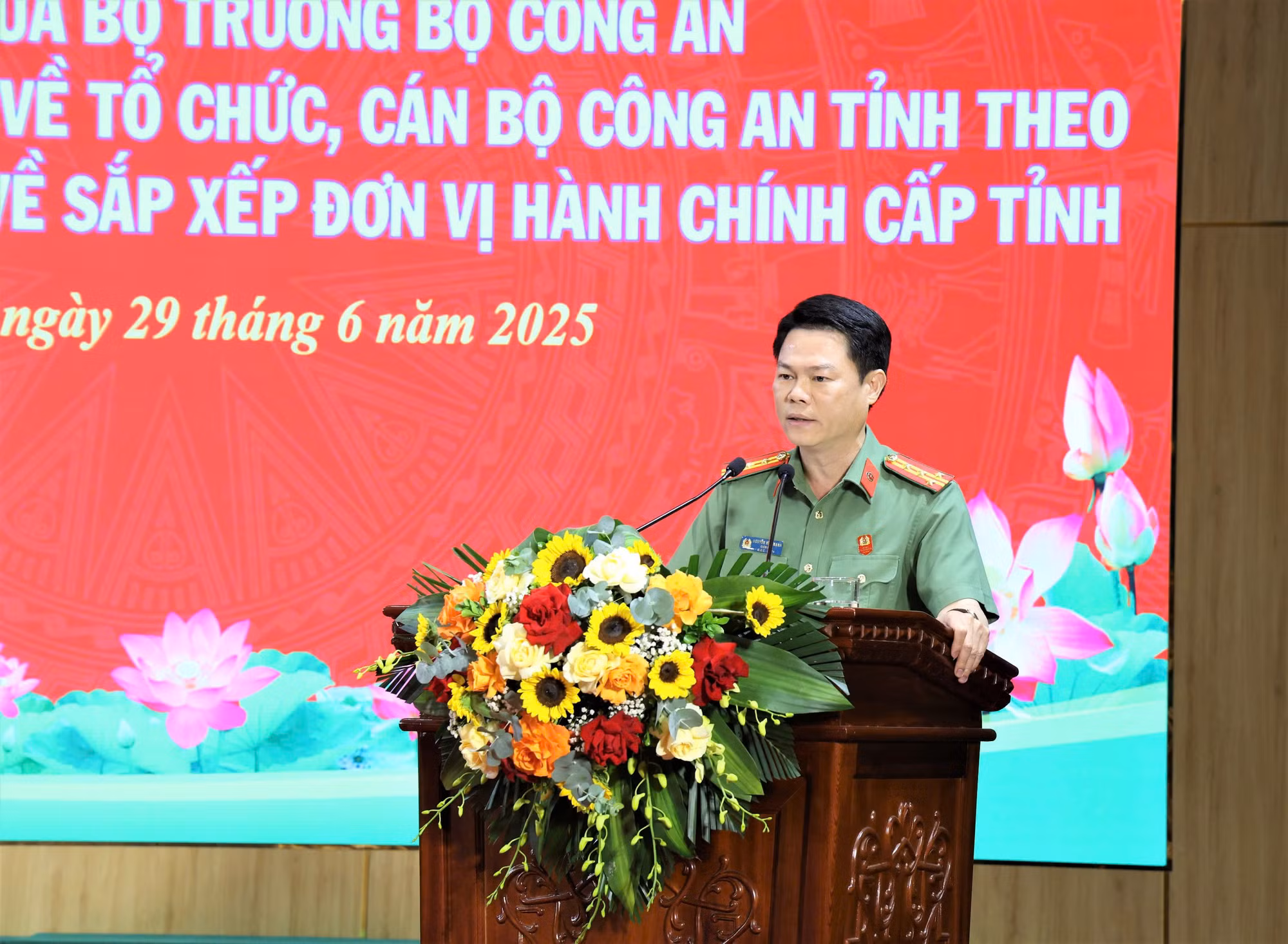 Công an các tỉnh công bố Quyết định về tổ chức, cán bộ theo mô hình tổ chức mới -0