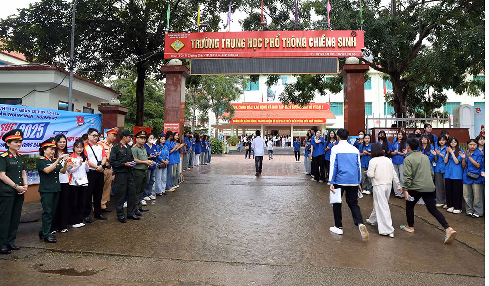 Sáng nay, thí sinh các tỉnh, thành bắt đầu “vượt ải” tốt nghiệp THPT -0