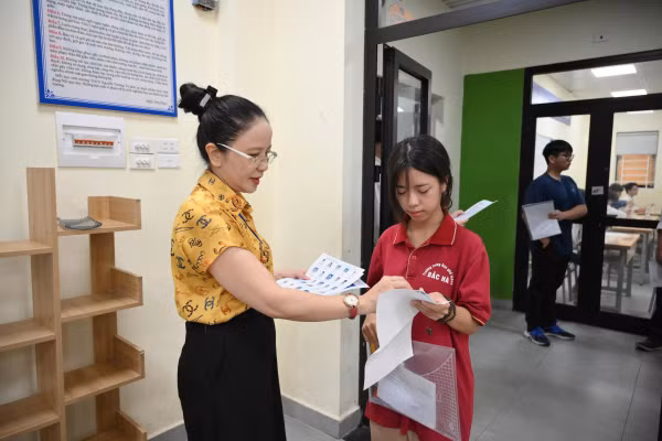 Sáng nay, thí sinh các tỉnh, thành bắt đầu “vượt ải” tốt nghiệp THPT -1