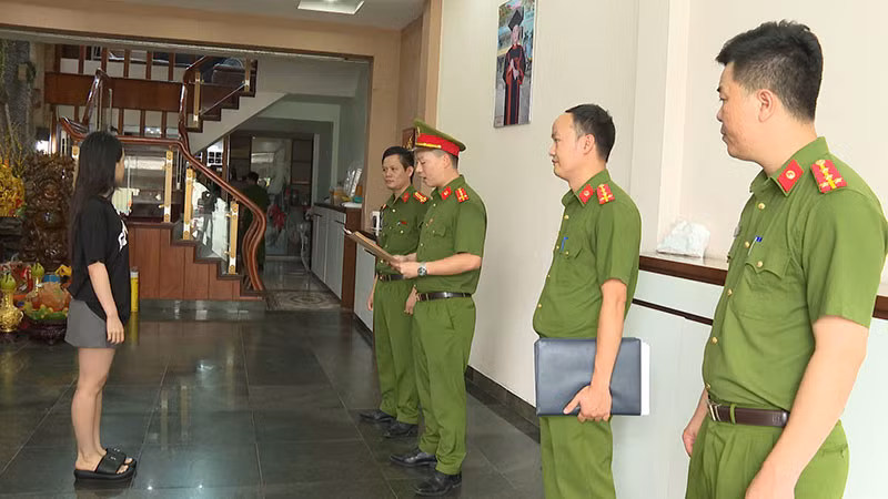 Công an khám xét nhà riêng của “Vi ngộ” ở Thanh Hoá -1
