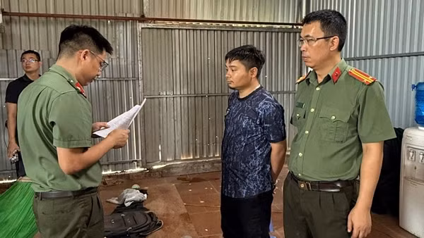 Xưởng lắp ráp vũ khí quân dụng số lượng lớn bị khui lộ như thế nào?