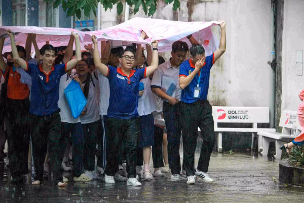 TP Hồ Chí Minh công bố điểm chuẩn trúng tuyển lớp 10 công lập -1