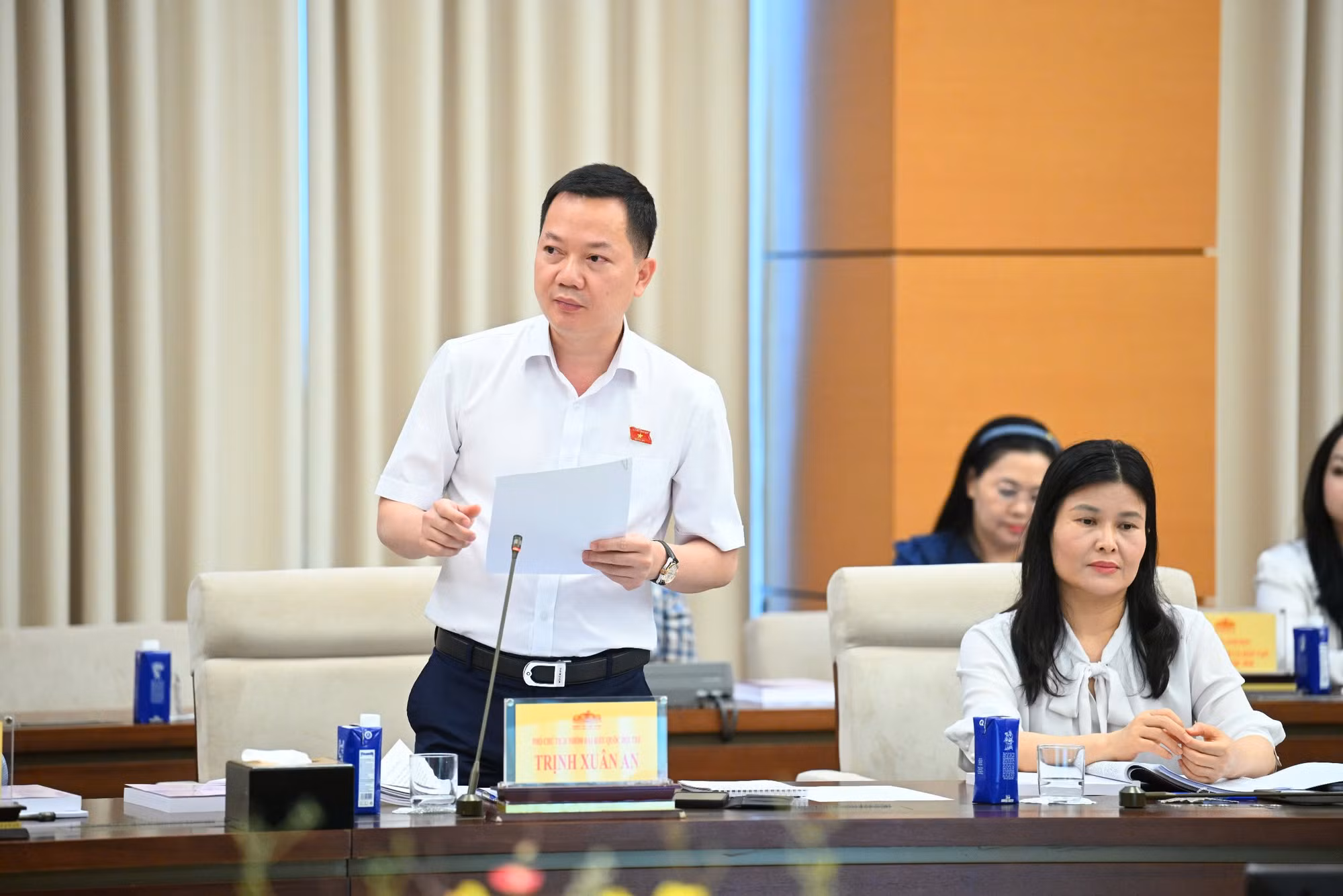 Đại biểu Quốc hội trẻ đóng góp vào dự thảo Văn kiện Đại hội XIV của Đảng -0