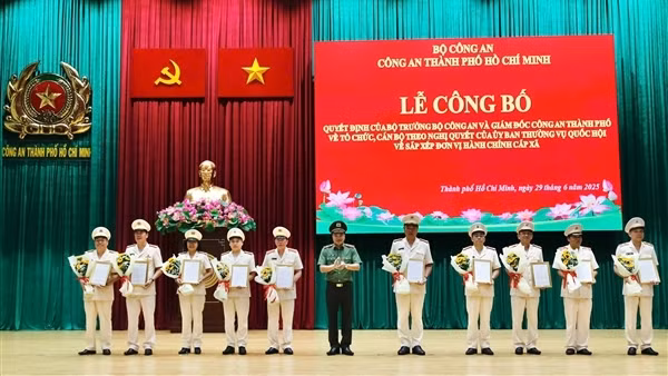 Công bố Quyết định của Bộ trưởng Bộ Công an về tổ chức bộ máy Công an TP Hồ Chí Minh