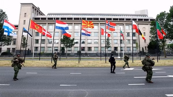 Pháo đài The Hague và bàn đàm phán lịch sử nâng sức mạnh NATO