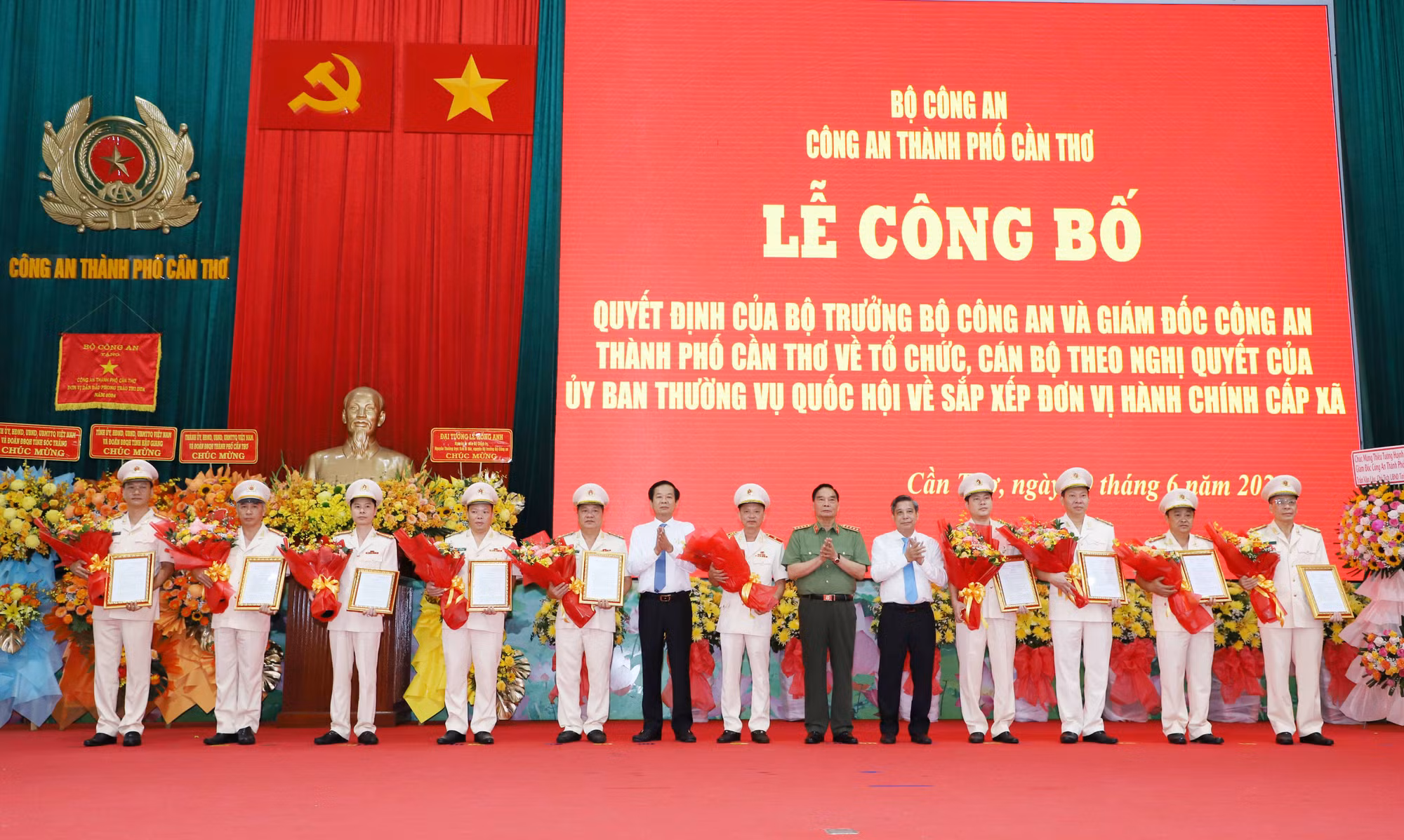 Quyết tâm lập công xuất sắc ngay ngay ngày đầu sáp nhập -0
