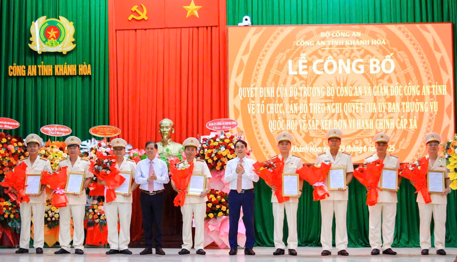 Công an tỉnh Khánh Hòa công bố các quyết định về tổ chức bộ máy và cán bộ sau sáp nhập -0