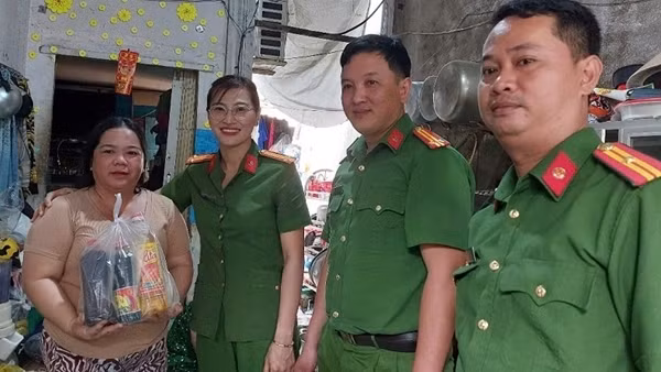 Nữ cán bộ Công an đồng hành giúp người lầm lỗi hoàn lương
