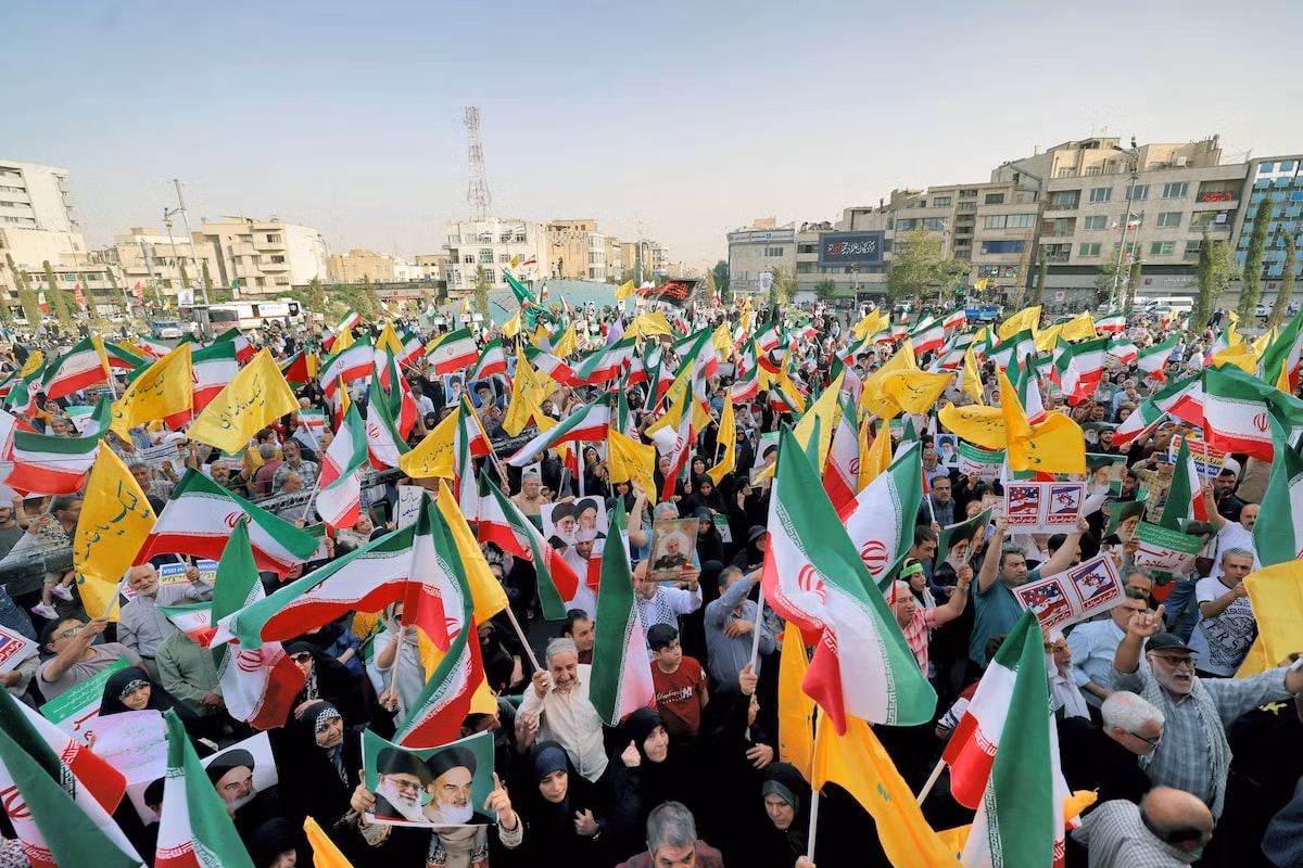 Người dân Iran ăn mừng lệnh ngừng bắn vừa đạt được với Israel -0