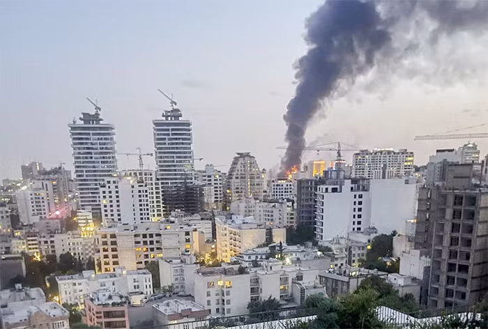 Cuộc chiến Israel - Iran làm rung chuyển nền kinh tế toàn cầu -0