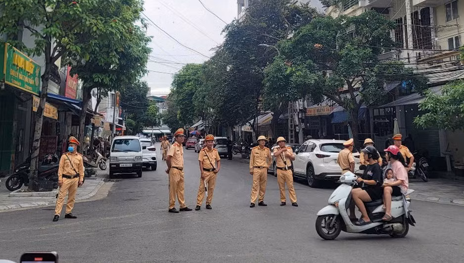 Công an khám xét nhà riêng của “Vi ngộ” ở Thanh Hoá -0