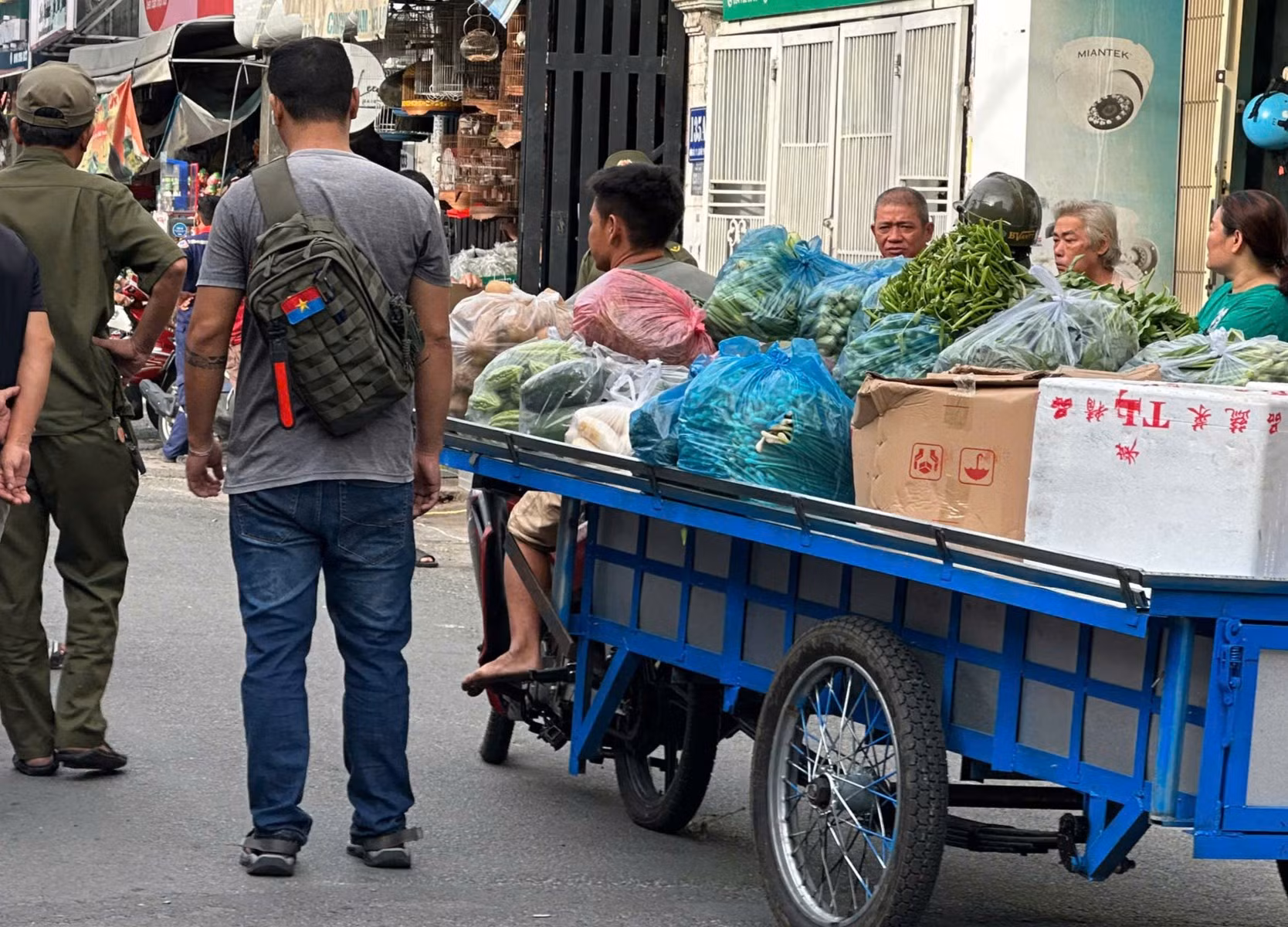 Va chạm với xe lôi tự chế, người đi lấy bánh mỳ tử vong -1