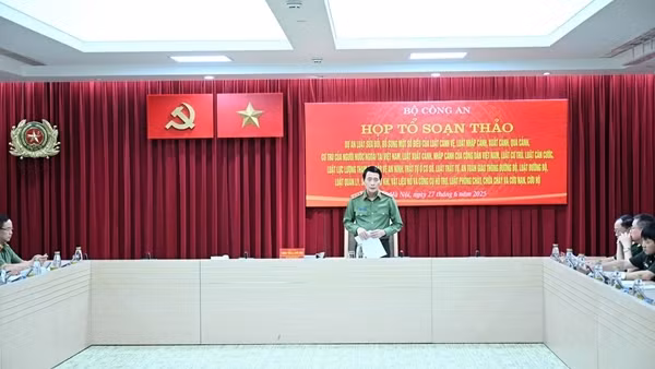 Bộ Công an họp Tổ biên tập dự án luật sửa đổi, bổ sung 10 luật