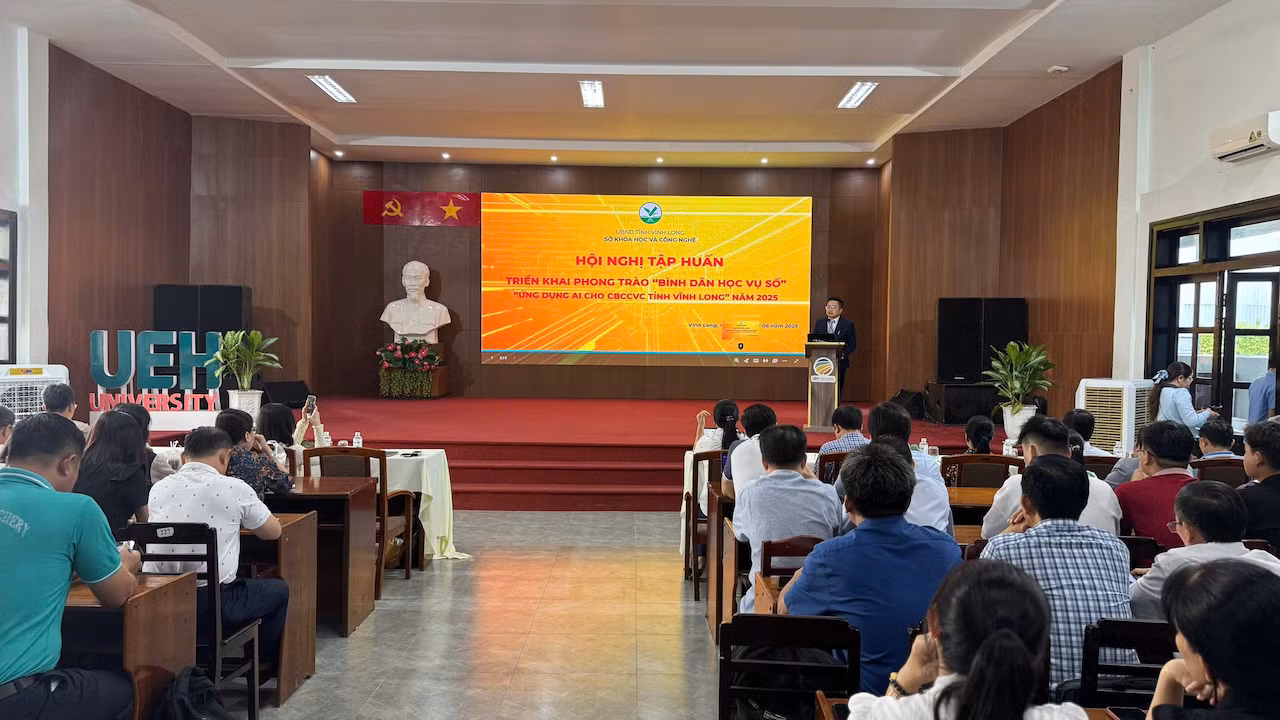 Vĩnh Long: Tập huấn Bình dân học vụ số ứng dụng AI cho 600 cán bộ, công chức và viên chức -0