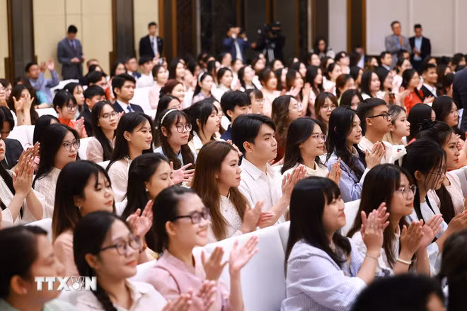 Du học sinh Việt Nam tại khu vực Bắc Kinh, Thiên Tân, Hà Bắc (Trung Quốc) tham dự buổi gặp.
