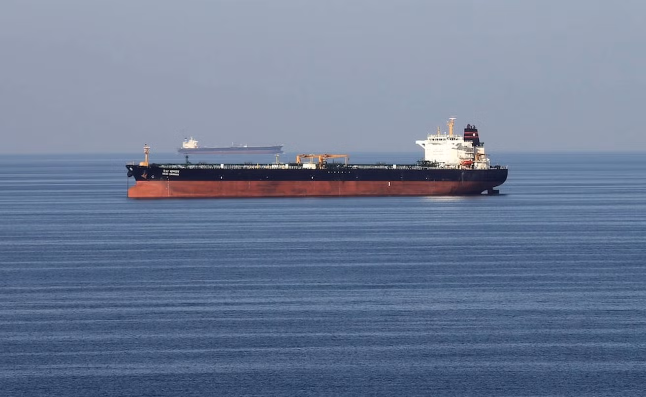 Nghị sĩ Iran cảnh báo khả năng phong tỏa eo biển Hormuz -0