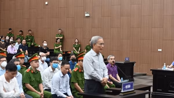 Cựu Bí thư Tỉnh ủy nhận 2 tỷ đồng của Hậu "pháo" khi gia đình gặp... vận hạn lớn