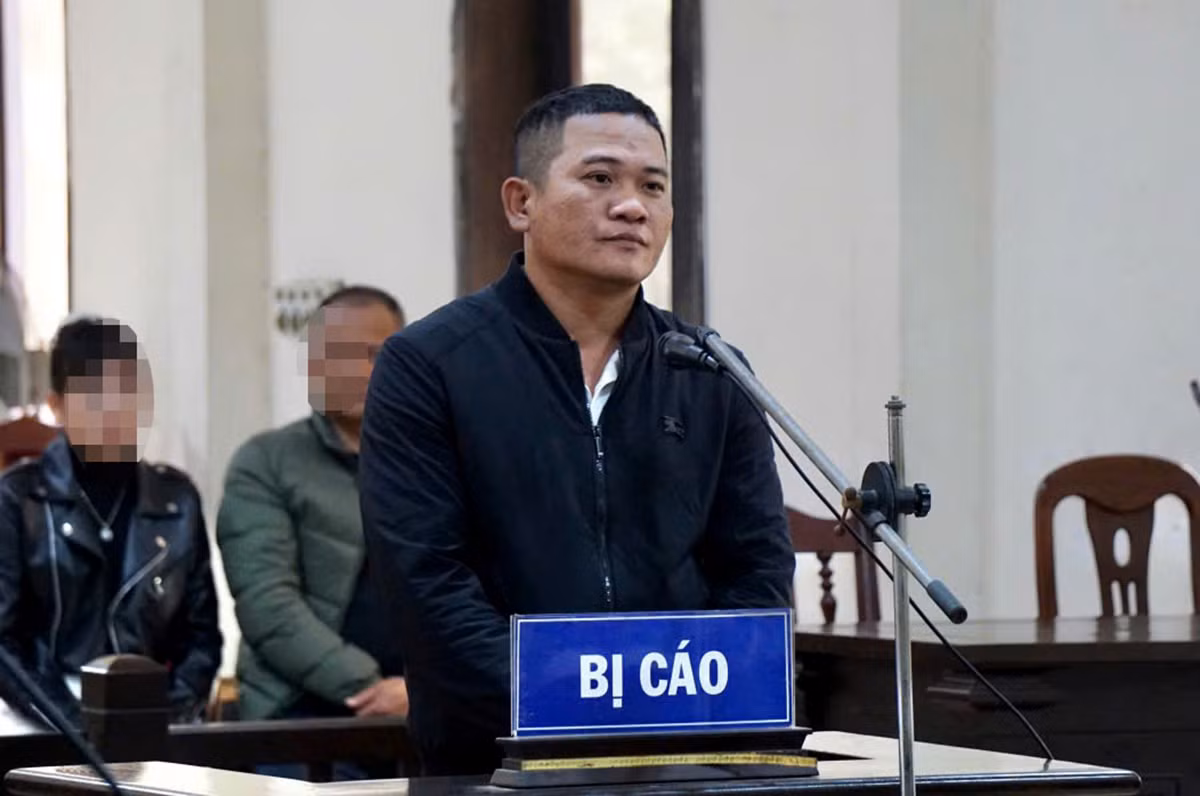 Bản án phúc thẩm tăng mức phạt bị cáo từ 18 tháng lên 3 năm tù -0