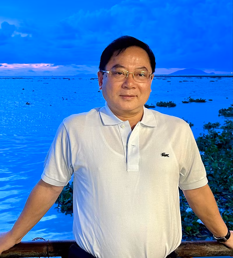 1-nhà báo-nhà tho lê xuân son.jpg -1