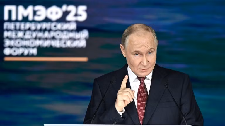 Tổng thống Nga Vladimir Putin phát biểu tại tại Diễn đàn Kinh tế Quốc tế St. Petersburg năm 2025. Ảnh: Sputnik