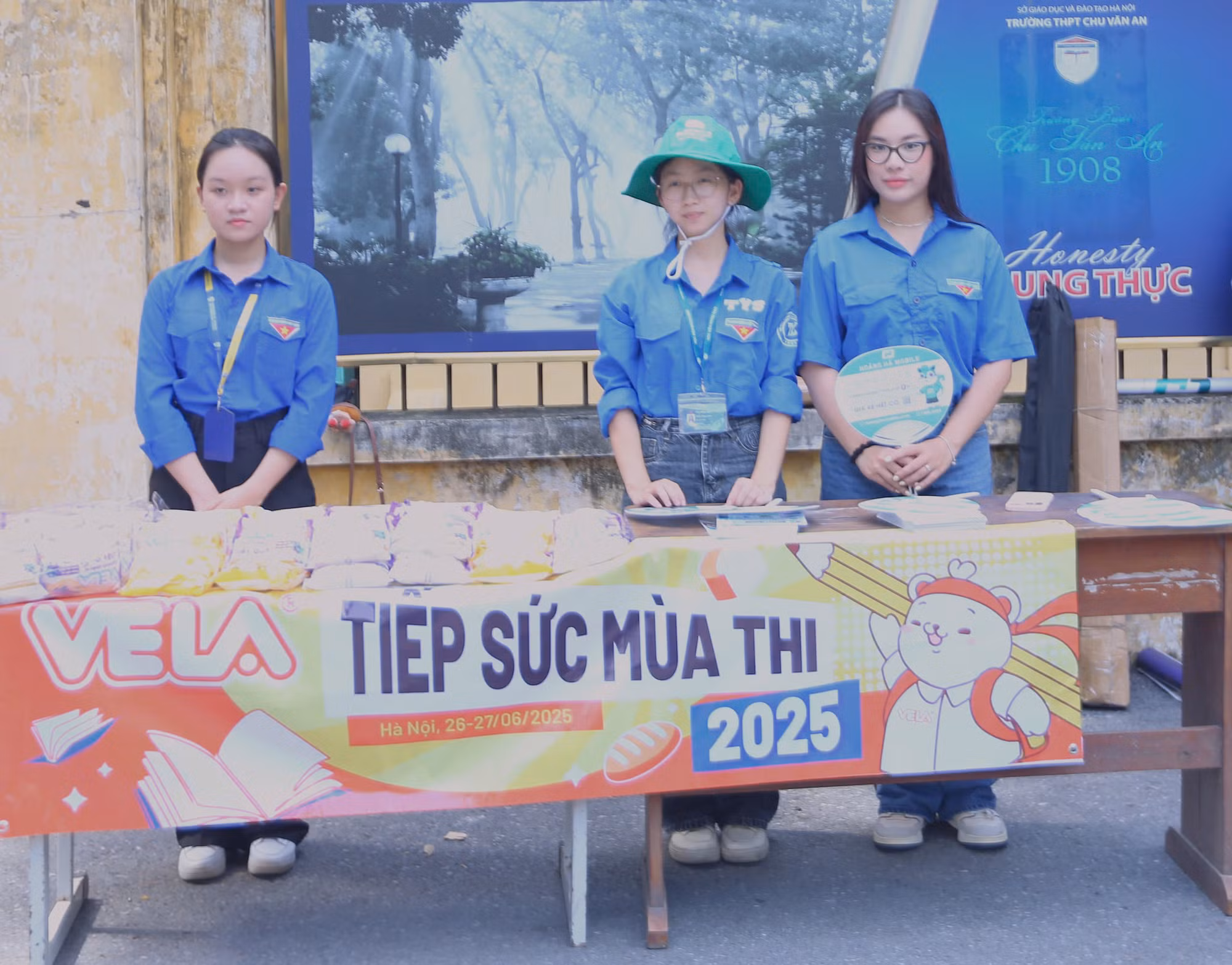 Hơn 1,1 triệu thí sinh làm thủ tục dự thi tốt nghiệp THPT 2025 -0