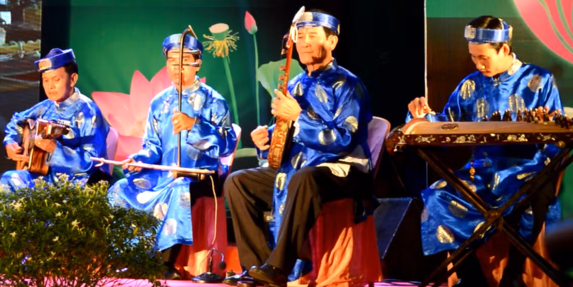 UNESCO tiếp tục đồng hành bảo tồn và phát triển nghệ thuật Đờn ca tài tử Nam bộ -0