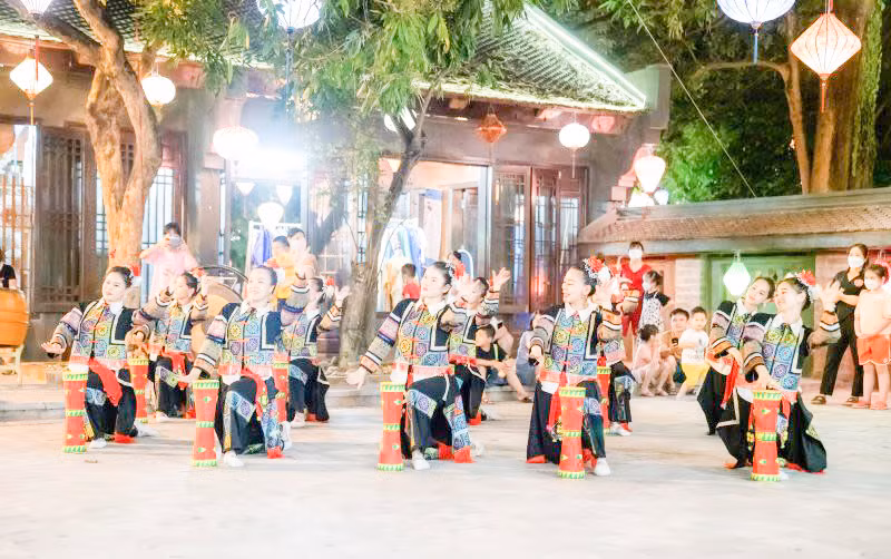 Di sản văn hóa - “chìa khóa” phát triển du lịch -1
