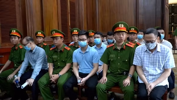 Cựu giám đốc Trung tâm lý lịch tư pháp và các đồng phạm nhận hối lộ hàng chục tỷ đồng