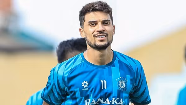 Hà Nội FC và bài toán nhập tịch cho Hendrio