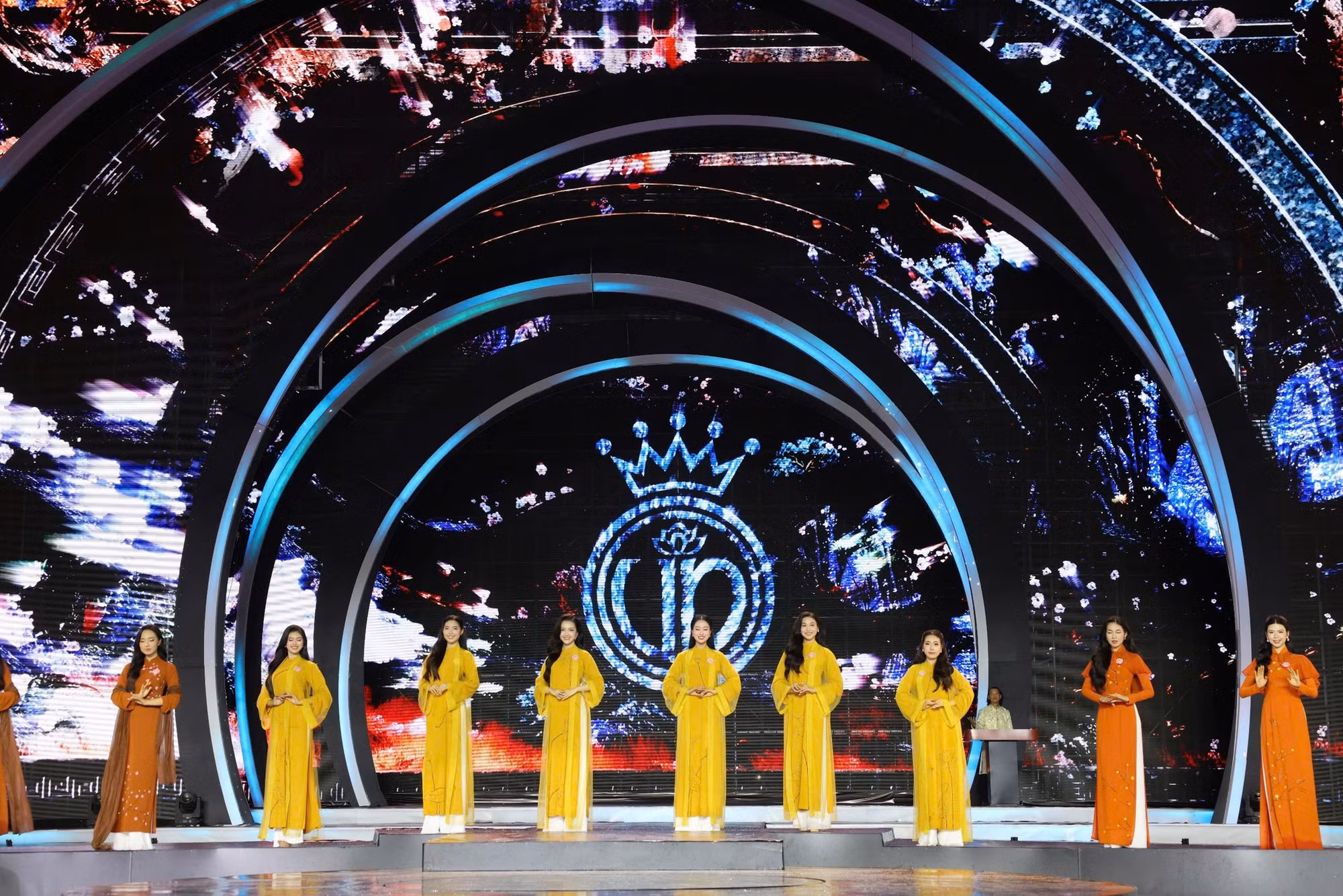 Hà Trúc Linh đăng quang Hoa hậu Việt Nam 2024 -0