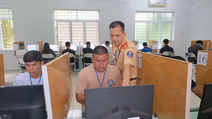 Công an tỉnh Cao Bằng tổ chức kỳ thi sát hạch lái xe đầu tiên -0