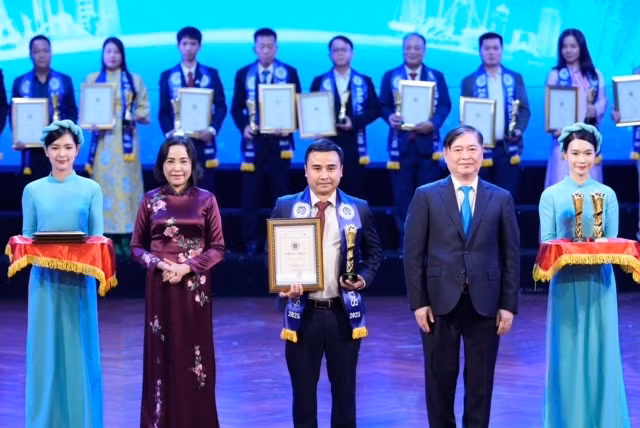 Doanh nghiệp dẫn đầu proptech tiếp tục “gặt hái” giải thưởng tại Top Công nghiệp 4.0 Việt Nam -0