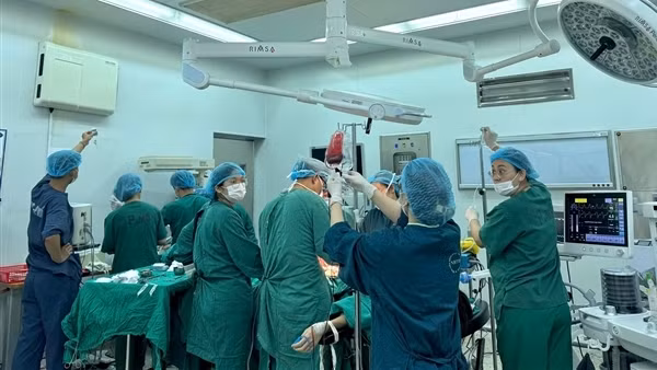Sản phụ tự mua thuốc phá thai, bị sốc mất máu nguy kịch