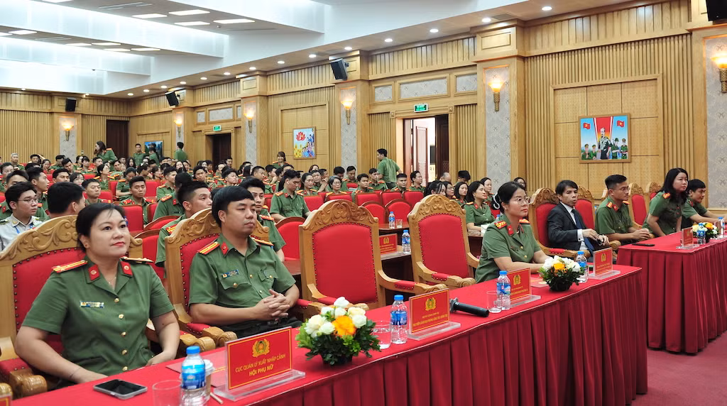 300 đoàn viên thanh niên, hội viên phụ nữ tham gia tập huấn chuyển đổi số -0