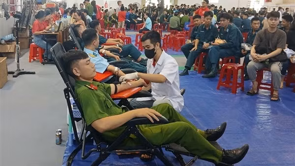 Nhiều CBCS Công an Khánh Hoà tham gia hiến máu tình nguyện