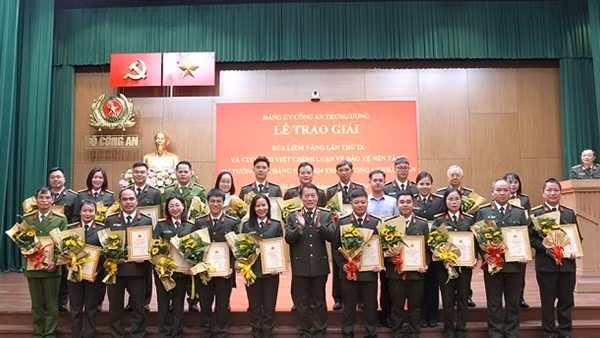 Phát động Giải báo chí về xây dựng Đảng lần thứ X-năm 2025 trong CAND